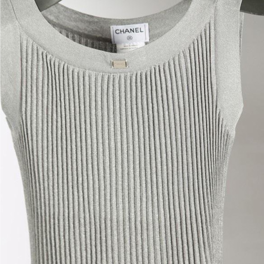 - Chanel, Gray Ribbed Knit Set - Picture 5 of 10